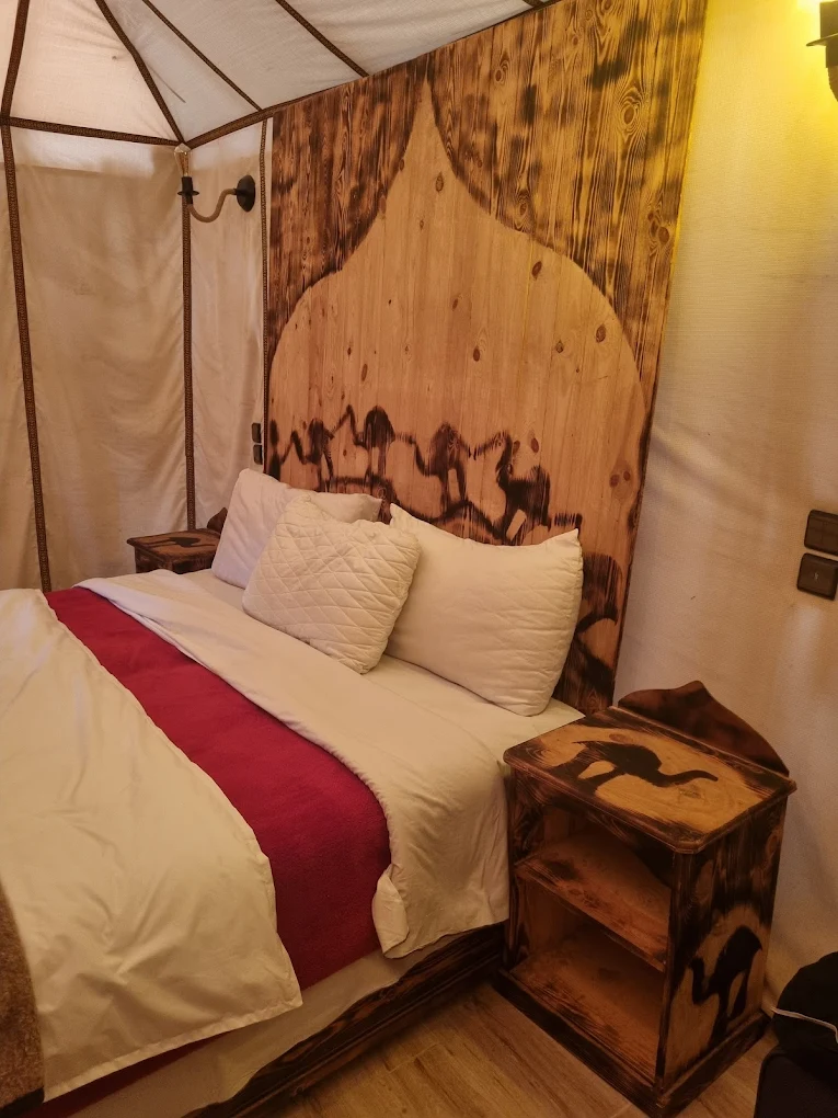 Interior de una preciosa jaima en Marruecos