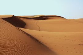 Dunas doradas del desierto de Marruecos.