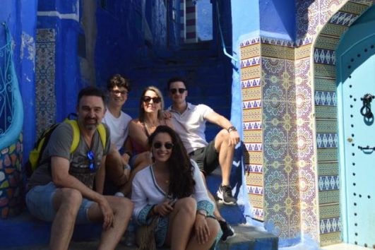 circuito Marruecos desierto Grupo de turistas en Chefchaouen.